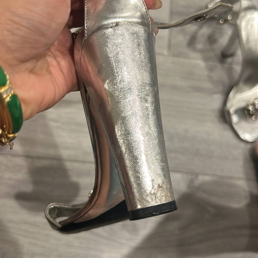 Gucci Metallic Silver Vintage Thick Heels with Buckle Sz 6 1/2 B - Picture 5 of 12